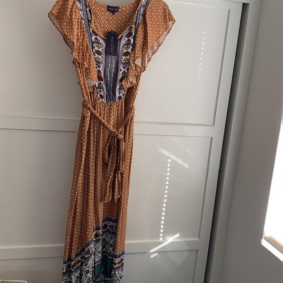 Brand new, never worn with tag still on it. - Picture 10 of 14